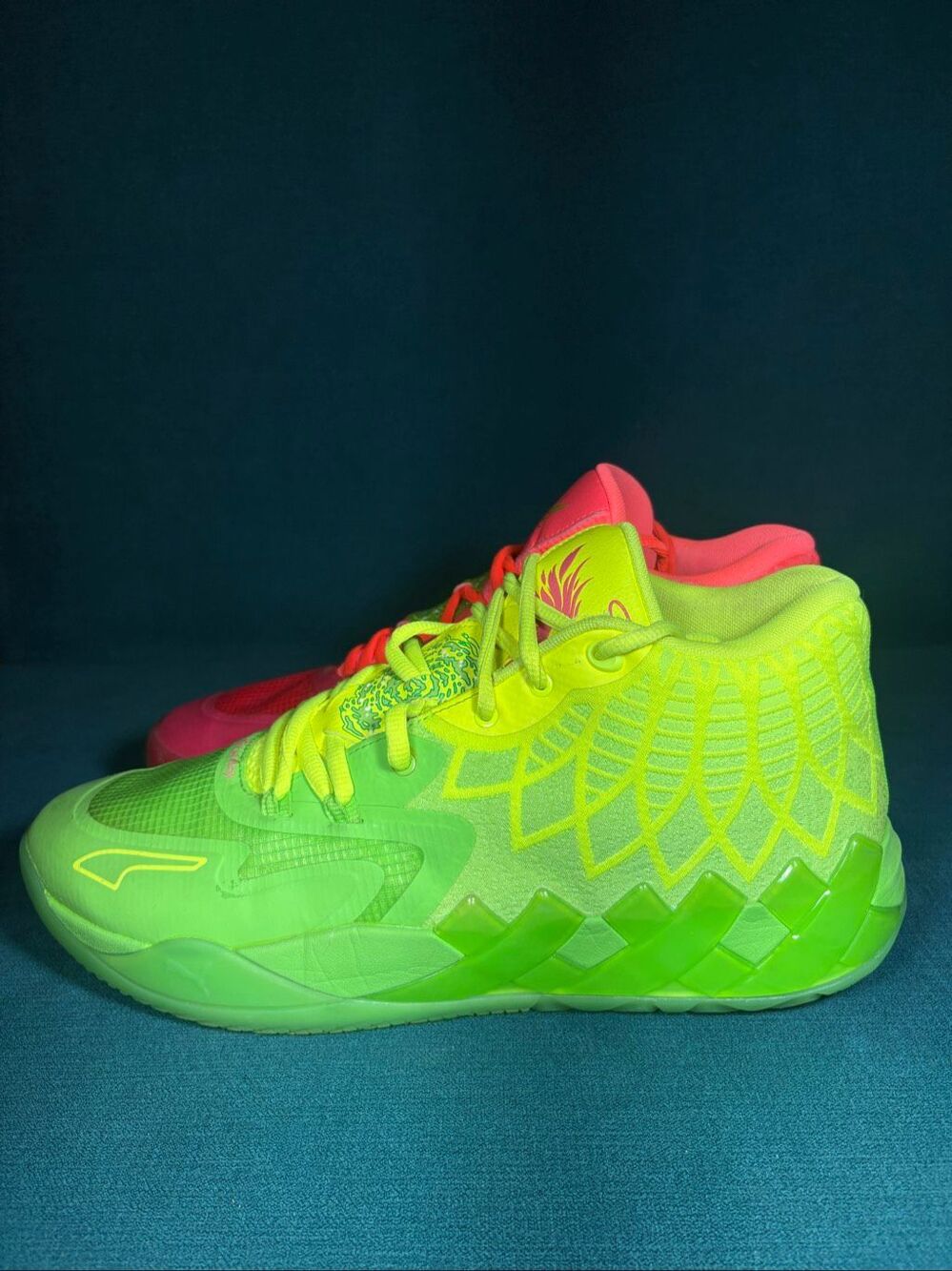 Puma MB.01 Rick and Morty LaMelo Ball Mens 13 Mismatched Red Green 376682-01